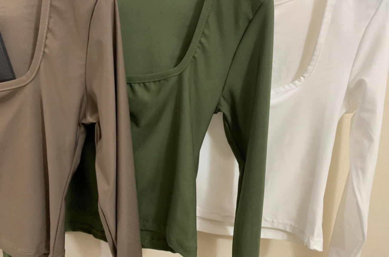 Maglia Asia collo squadrato