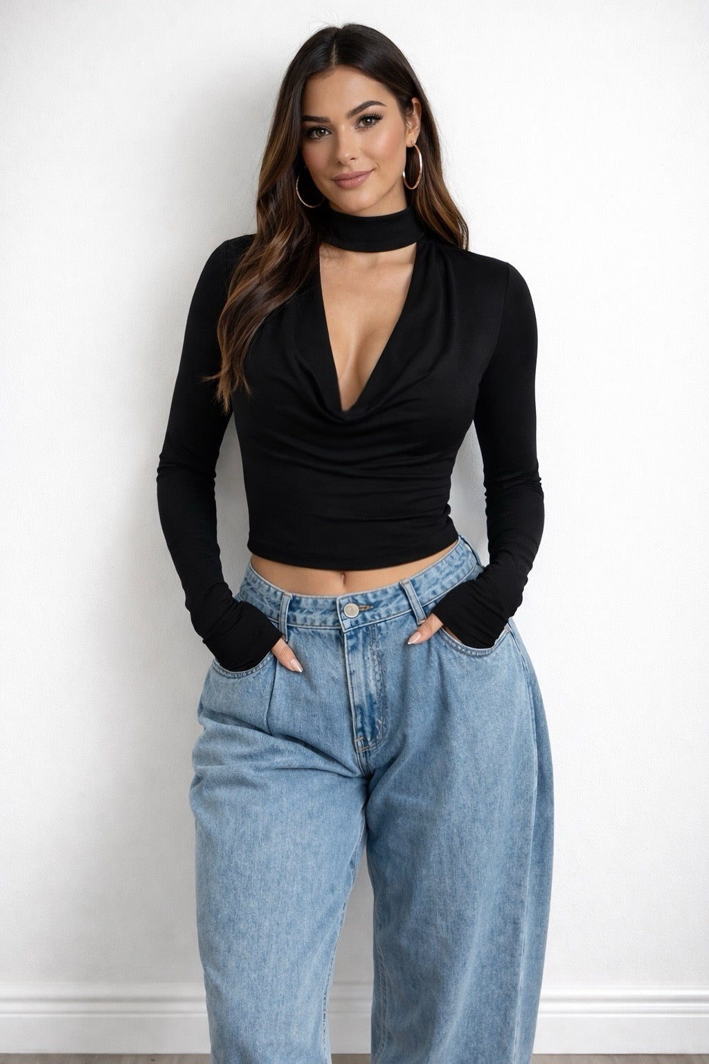 Maglia Mia con scollo e collo chocker