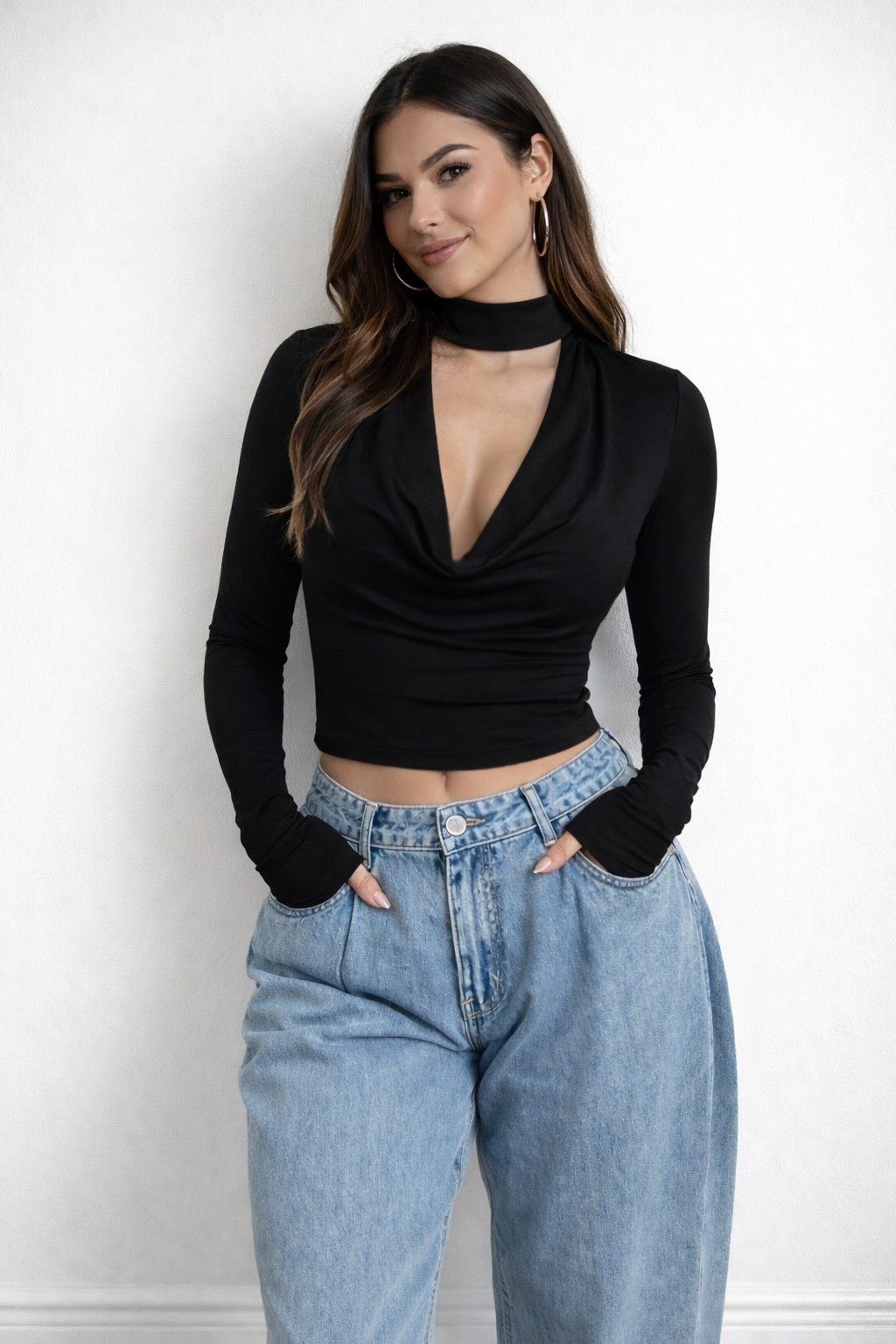 Maglia Mia con scollo e collo chocker